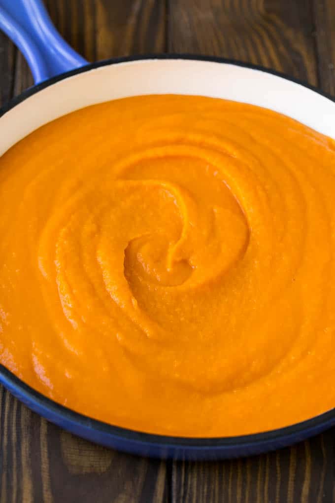 Butternut Squash Pasta Recipe #pasta #squash #bacon #fall #dinner #bajap Creamy butternut squash sauce in a pan.