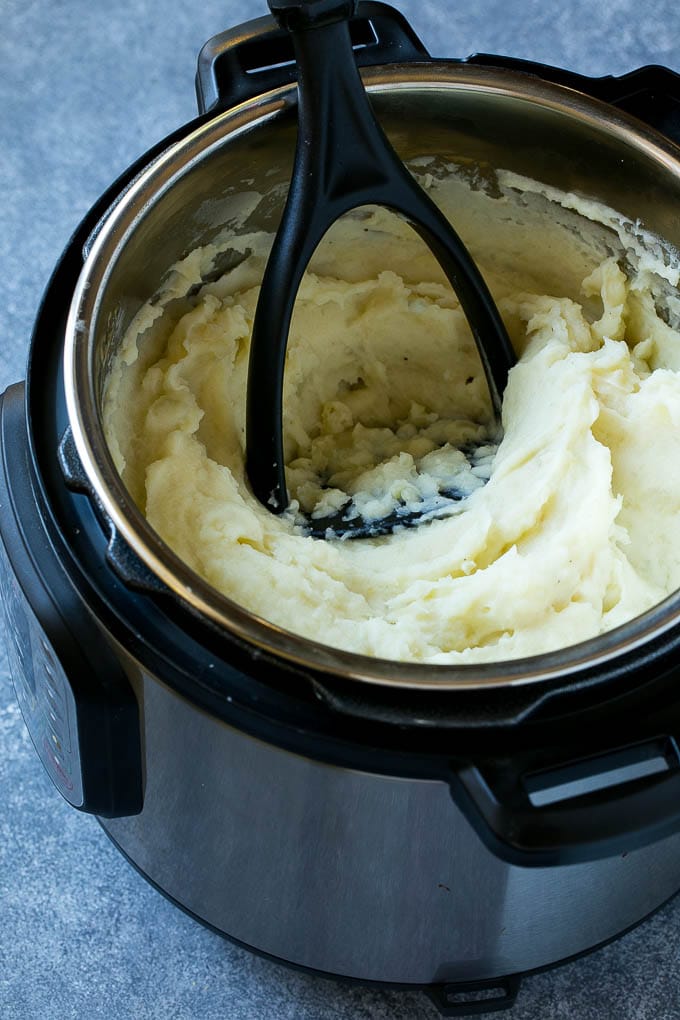 Instant Pot Mashed Potatoes Recipe | Pressure Cooker Mashed Potatoes | Easy Mashed Potatoes #potatoes #sidedish #instantpot #thanksgiving #dinner #bajap Mashed potatoes in an Instant Pot.