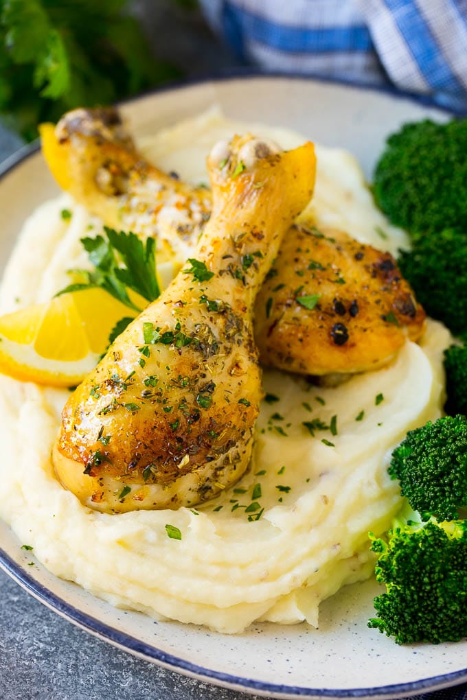 Baked Chicken Drumsticks Recipe | Roasted Chicken Drumsticks | Garlic and Herb Chicken #dinner #chicken #garlic #glutenfree #lowcarb #keto #cleaneating #bajap Baked chicken drumsticks served with mashed potatoes and broccoli.