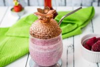 Quick & Creamy Homemade Strawberry Milkshake