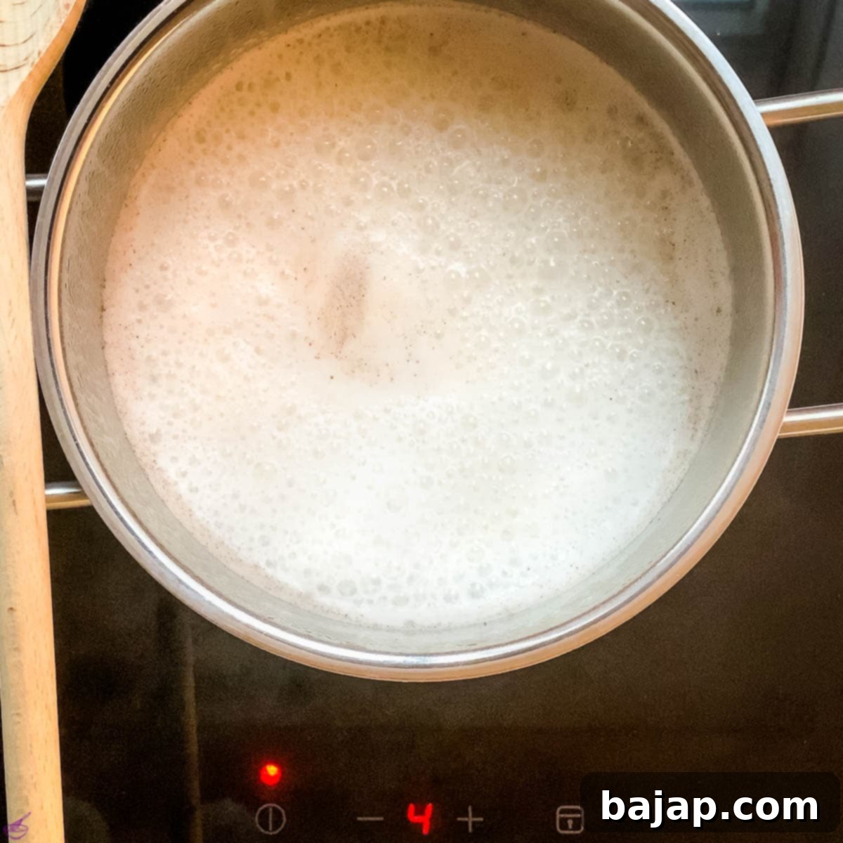 Bring the ingredients to a boil.