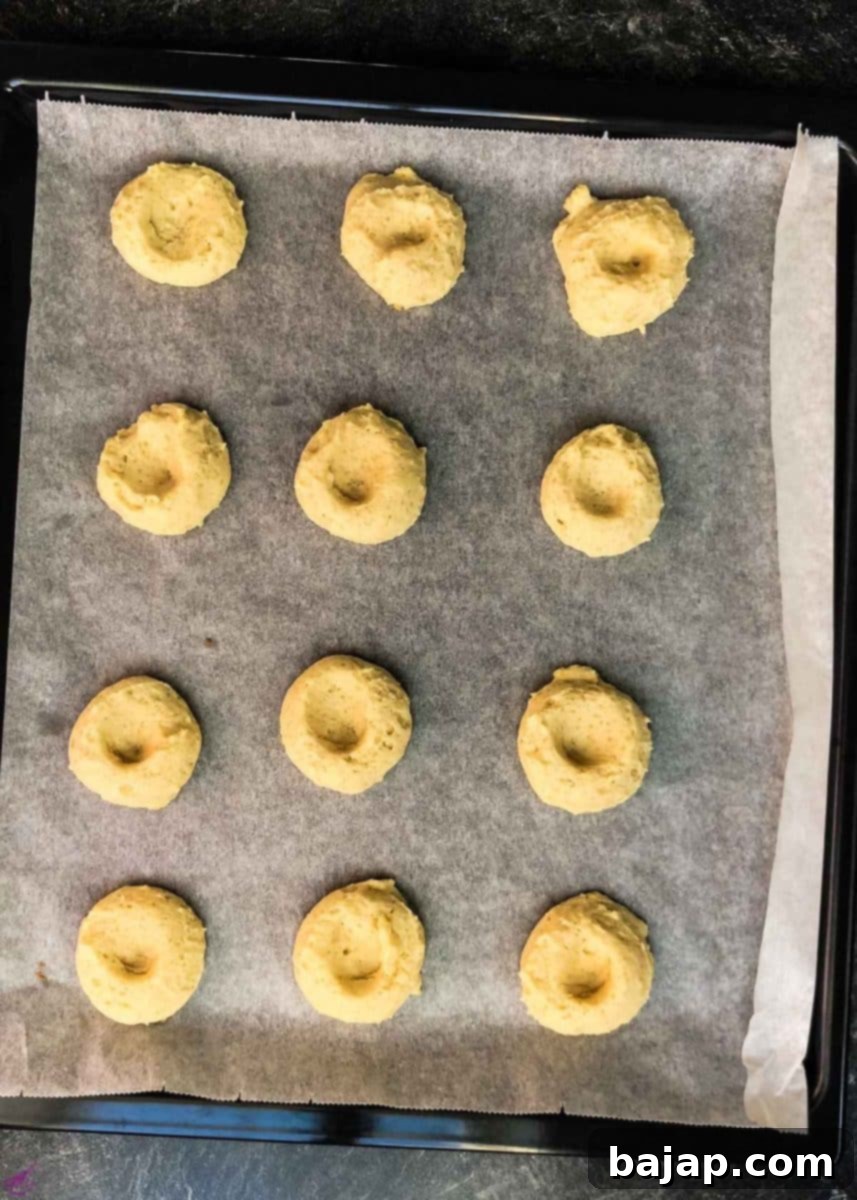 After 15 minutes the thumbprint cookies are baked.
