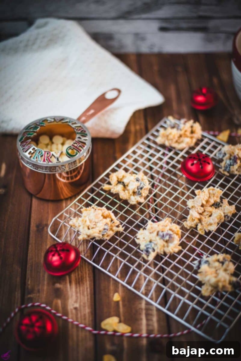 Gorgeous white chocolate cranberry cornflake clusters. Perfect as a gift or to keep them for nibbling.