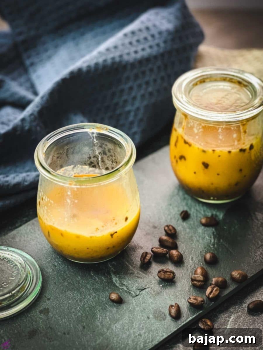 Fill the coffee infused butter in a preserving jar an let it firm up.