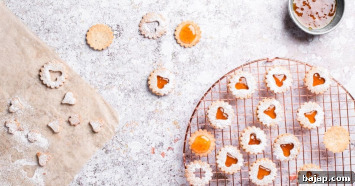 Vegan Linzer Cookies with almond and hazelnut, spiced with cloves and cinnamon