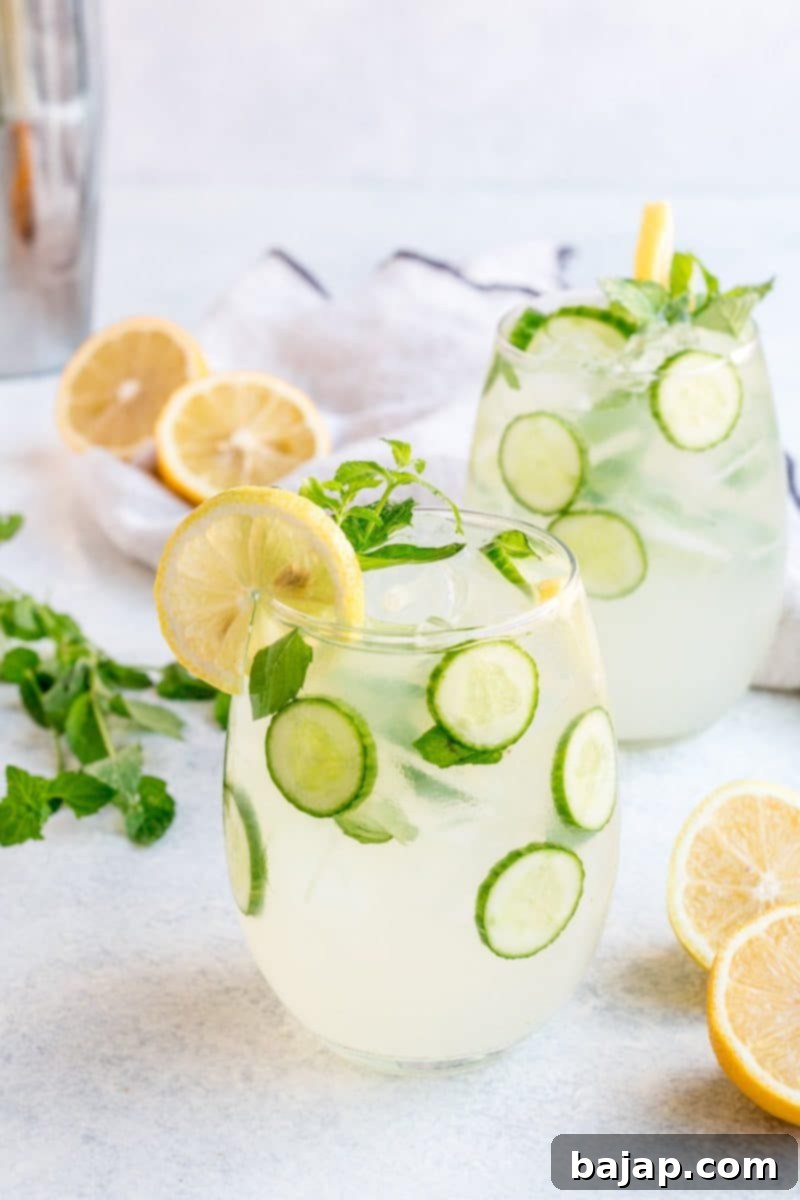 Cucumber Cocktail with Vodka and lemonade, a low-sugar and super tasty drink to cool off with.