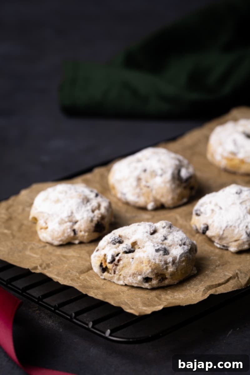 Bring holiday cheer with Christmas cookies from around the world!