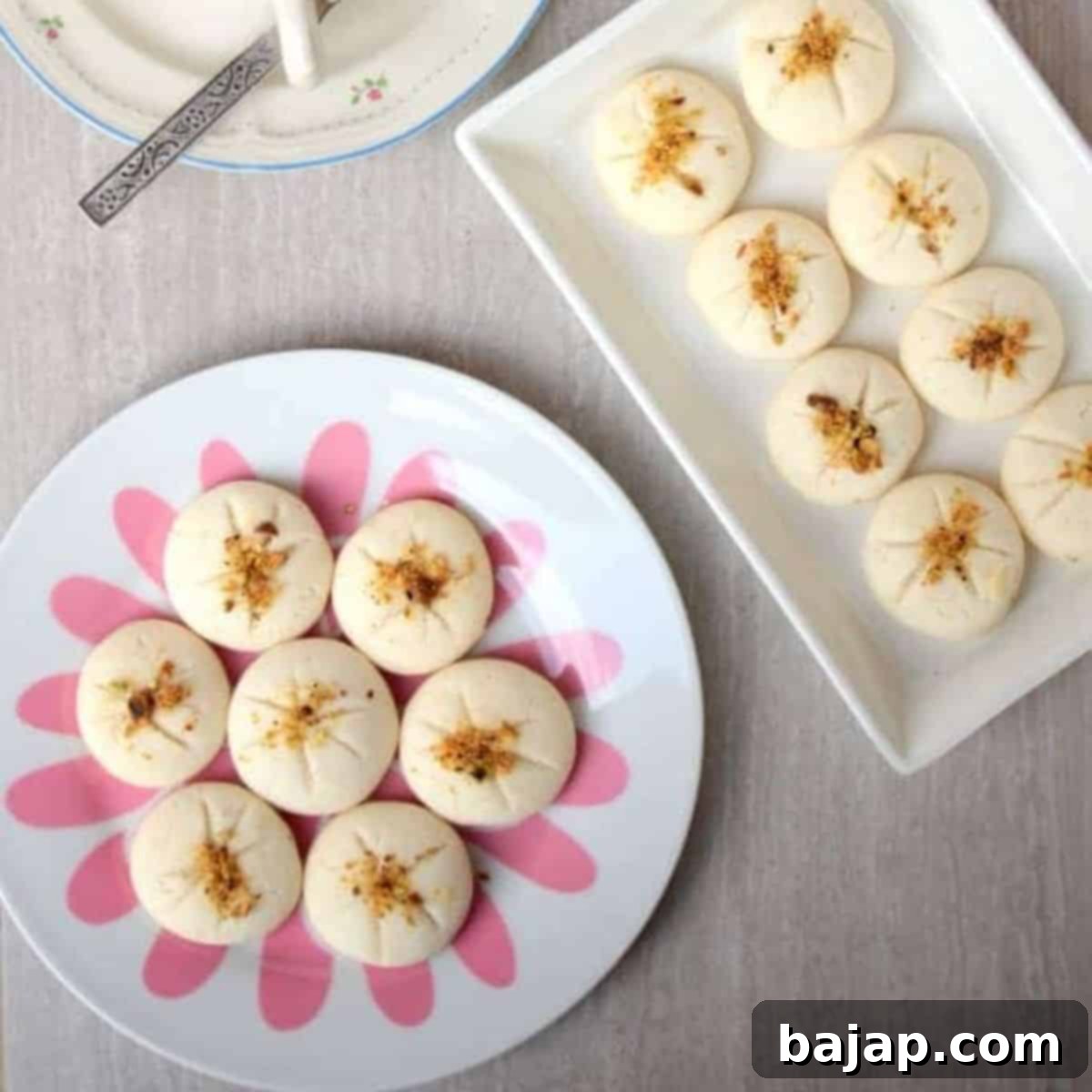 Bring holiday cheer with Christmas cookies from around the world!