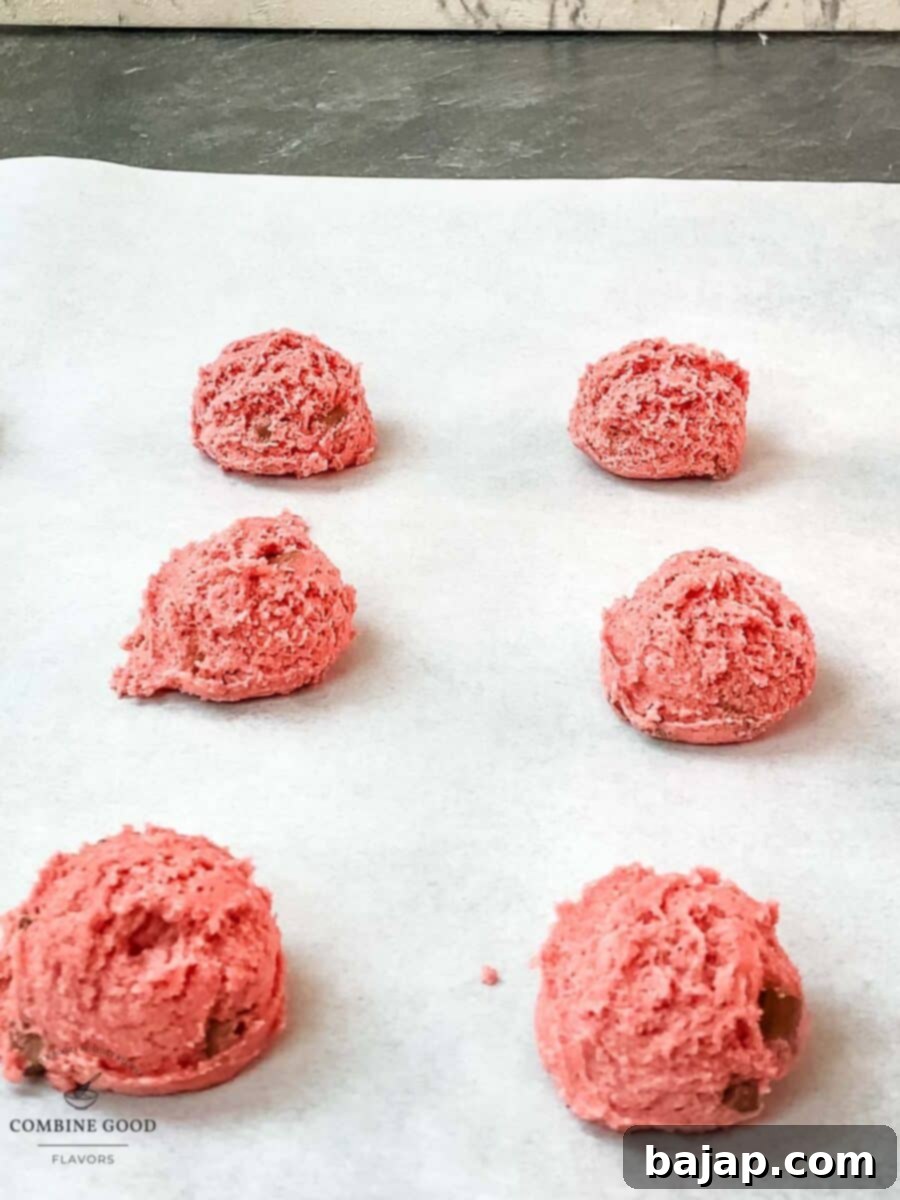 Scoop the cookies on a baking pan covered with parchment paper.