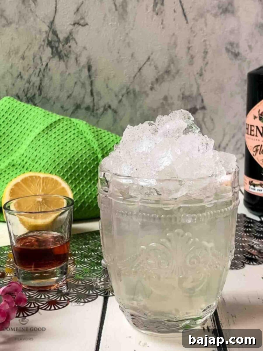 Top the drin with crushed ice.