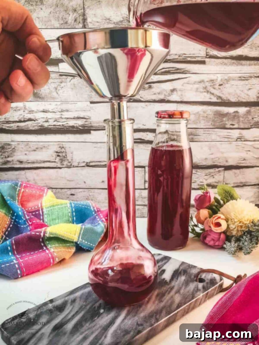 Fill the finished homemade Chambord into the preserving glask.