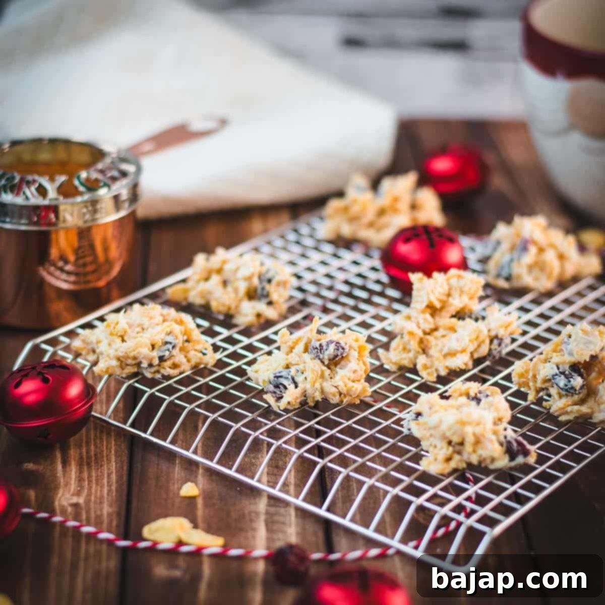 Gorgeous white chocolate cranberry cornflake clusters. Perfekt as a gift or to keep them for nibbling.
