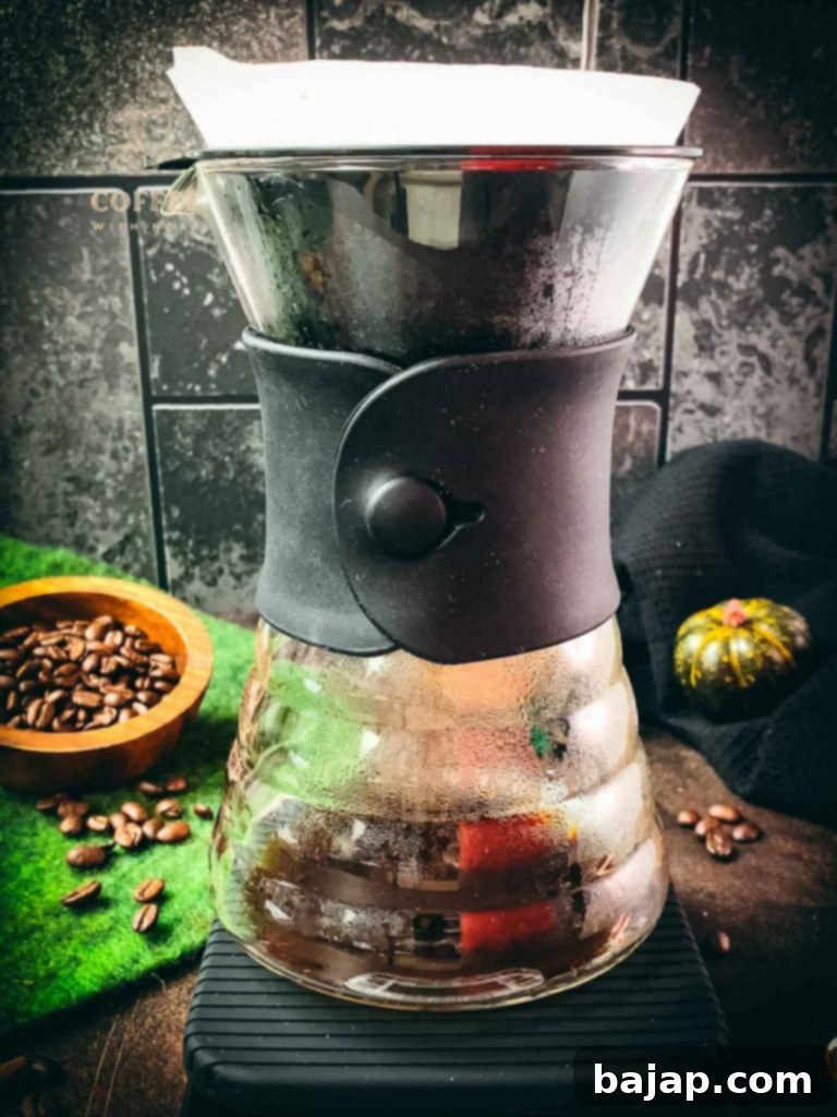 Pumpkin Spice Coffee: Double the Deliciousness 9 Let the coffee drip slowly into the decanter.